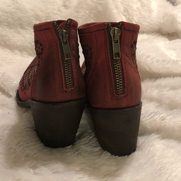 Independent Boot Co Perforated Booties Size 7 - Picture 3 of 7